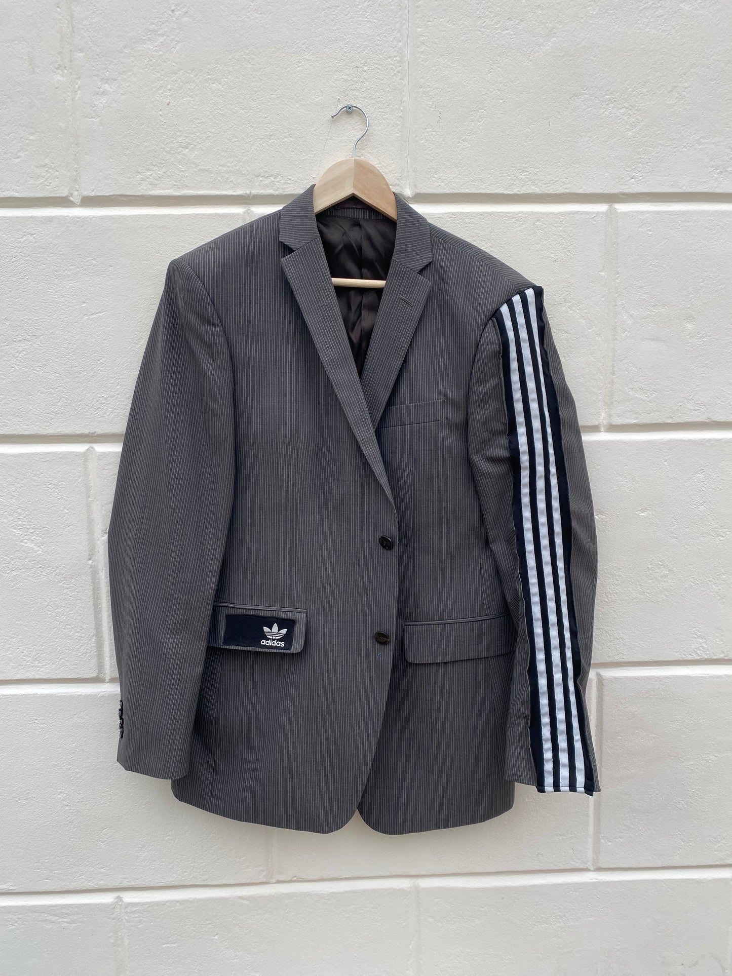 3 stripes blazer
